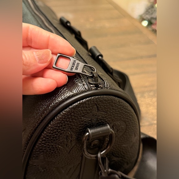 Elegant Black Duffel Bag with Matching Clutch, New - Picture 5 of 17